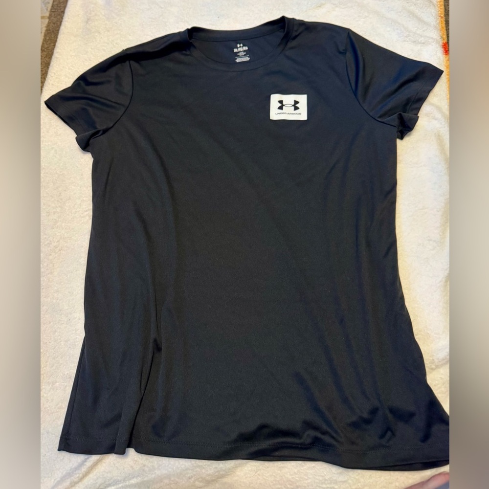 Under Armour Women's Black Short Sleeve Tee